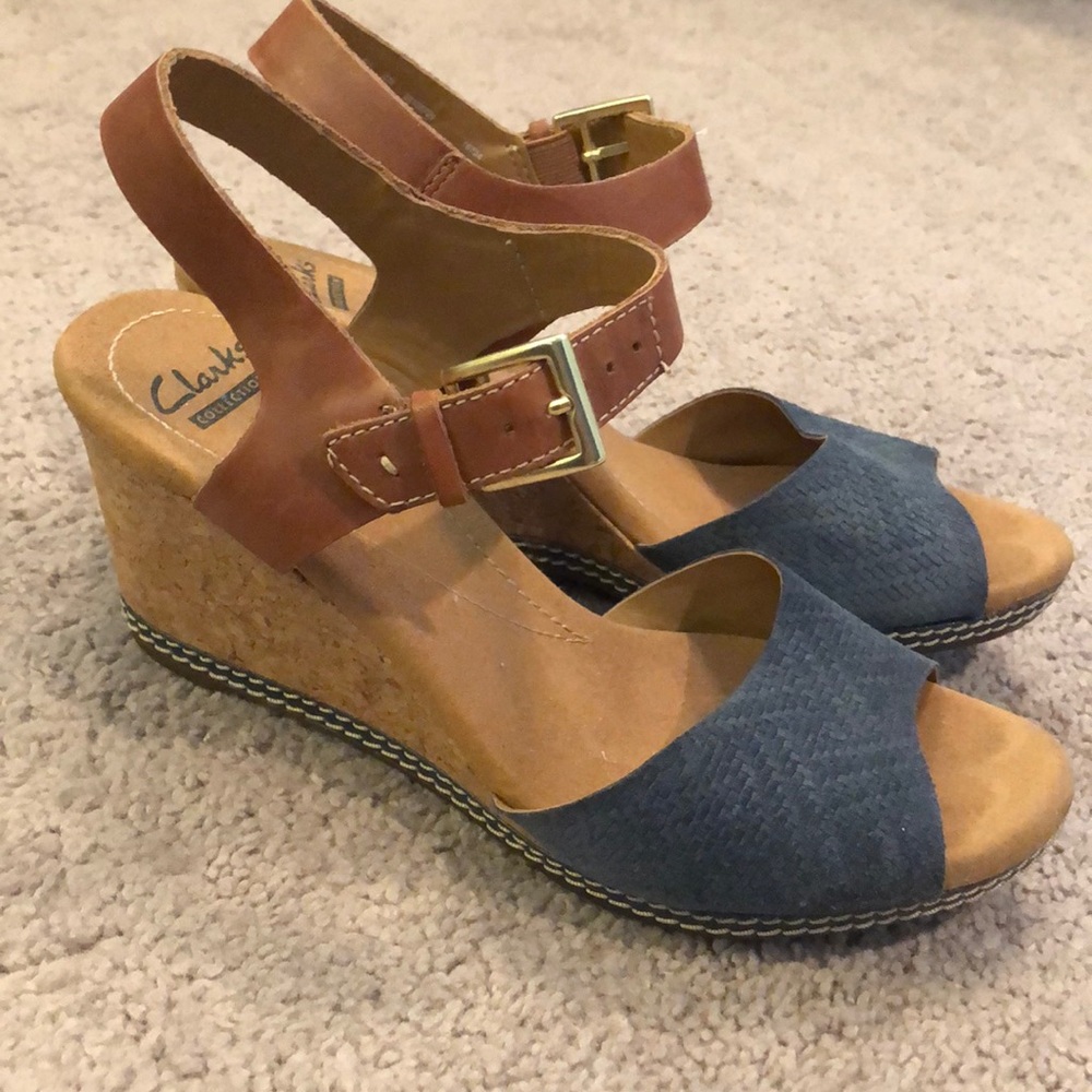 Clarks Cushion Soft Wedge Sandal. Size 7
